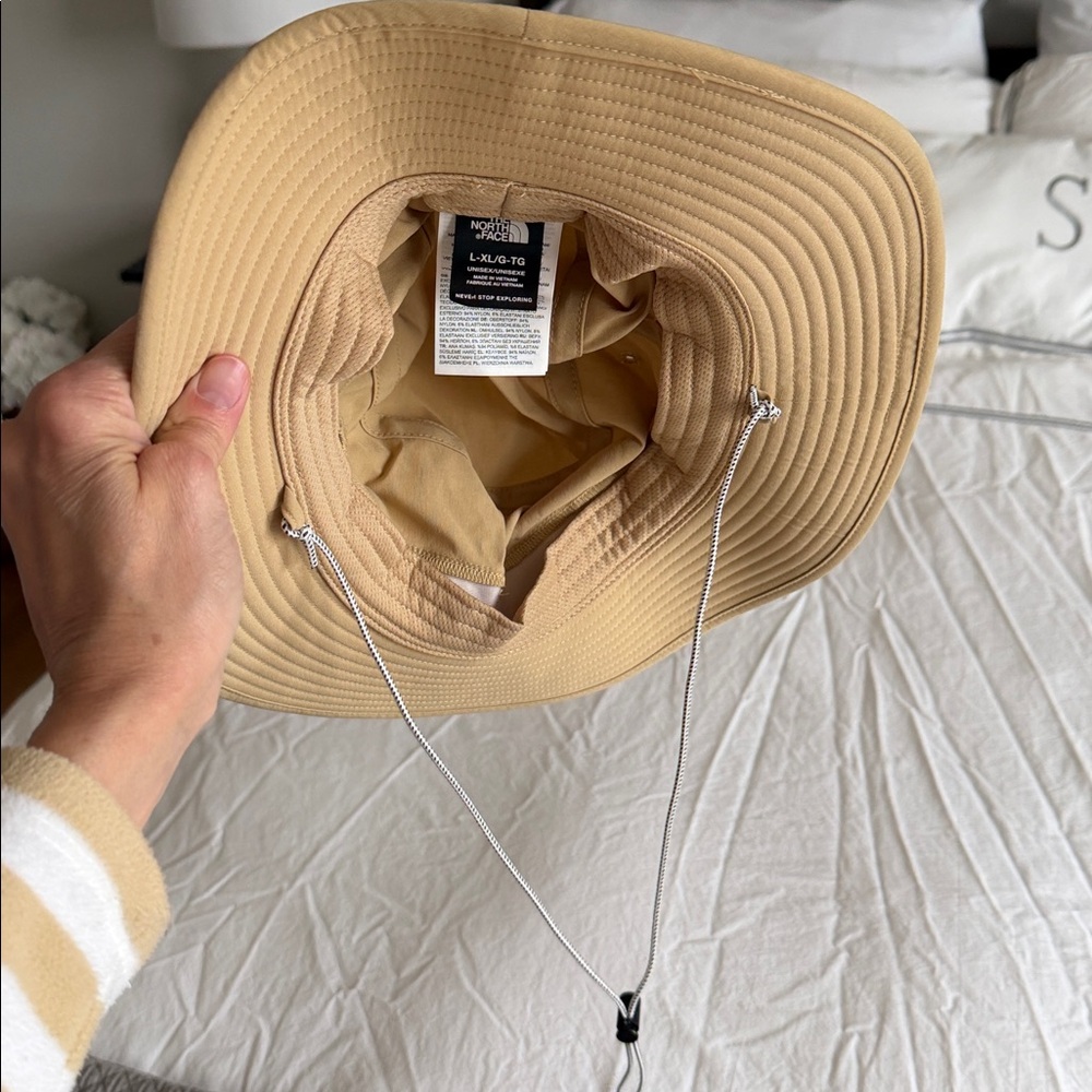 NWT North Face Sun hat - Picture 3 of 4